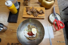 갑짜기 비빔 냉면이 먹고 싶어졌어요~ 육쌈냉면 韓国美容室 - 고팀장 갤러리 - 탄포포헤어