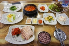 혼자서도 맛있게 먹는 합정동 각시보쌈 1인 셋트~~~ - 고팀장 갤러리 - 탄포포헤어