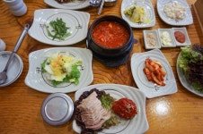 [합정동 맛집] 각시보쌈에서 보쌈정식 7,500원 맛도 양도 반찬도 깜짝 놀라요~ - 합정동 홍대 상수동 갈만한 곳 - 탄포포헤어