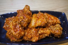 [韓国料理] たまにはオリジナルがおいしい！ 「ヤンニョムチキン+辛いならサラダを追加！」 - 韓国ソウル生活 - 탄포포헤어