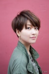 매니쉬한 짧은 머리 머쉬룸 컷트와 카키 브라운 컬러 일본헤어스타일 - 추천 헤어스타일 - 탄포포헤어