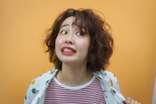 [컨셉촬영] 화사한 분위기의 베이지+카키 이너 컬러 헤어스타일 - 추천 헤어스타일 - 탄포포헤어