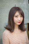 이국적이고 귀여운 원랭스 애쉬브라운 컬러 헤어스타일 - 추천 헤어스타일 - 탄포포헤어
