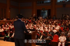 남양홍씨남양군파감찰공문중회 | [세계로컬핫뉴스] 이근규 제천시장, 봉오동전투 전승 97주년 기념행사 참석