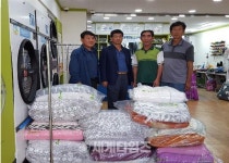 [세계로컬핫뉴스] 연천군 신서면 염성만씨 재능기부, 이불 등 60여채 세탁 독거어르신 전달