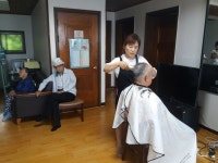 [세계로컬핫뉴스] 용현1.4동, 수향경로당 미용봉사활동 전개