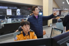 [세계로컬핫뉴스] 이철우 도지사, 설 연휴도 쉼 없이... 연휴상황 점검 [세계로컬핫뉴스] 이철우 도지사, 설 연휴도 쉼 없이...  연휴상황 점검