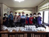 [세계로컬핫뉴스] 내가면오상2리노인회 재가 어르신에게 삼계탕 전달