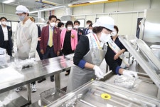 [세계로컬핫뉴스] 사회적약자 배려를 위한 일자리 창출.. 희망누리사회적협동조합 ‘엄마사랑 식판케어’ 개업