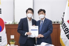 [세계로컬핫뉴스] 이춘희 시장, 이준석 대표 만나 국회법 처리 정중히 요청