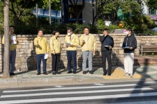 강서구의회 도시교통위원회, “공항대로 사망사고지점 교통안전시설 확인 현장방문” 강서구의회 도시교통위원회,  “공항대로 사망사고지점... 