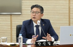 [2023 행정사무감사] 세종시의회 안신일 의원, “이응다리 잔디광장에 임시 주차 공간 마련해 주차난 해소해야” [2023 행정사무감사]... 