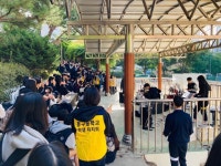 동구중, 동아리 ‘이펙터’ 등굣길 버스킹 공연