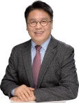 이석균 도의원, 남양주 원도심에 보행자 안전 ‘바닥신호등’ 설치