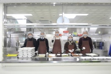 동두천시의회, 설 앞두고 노인·장애인복지관 방문 배식 봉사