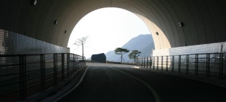 터널을 지나며, 충청북도 괴산군, 사진