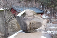 흔들려도 굴러떨어지지 않는다, 설악산 흔들바위,강원도 속초시,체험,여행기사,트래블아이