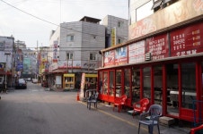 지난 시절의 향수와 함께하는 수원통닭골목,경기도 수원시,문화,여행기사,트래블아이