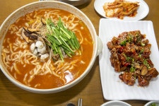 전국별별시장 스토어 > 비오네손칼국수 | 별별시장&별별여행 ┃ 여행문화의 새로운 트렌드를 만들다 전국별별시장 스토어 > 비오네손칼국수