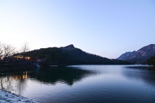 별별여행 > 산정호수(야경) | 별별시장&별별여행 ┃ 여행문화의 새로운 트렌드를 만들다 별별여행 > 산정호수(야경)