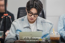 Bae In Hyuk, Kim Ji Eun, Jung Gun Joo, Jaechan, And More Preview Fantastic Chemistry At Script Reading For New Drama | Soompi