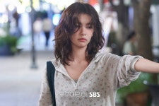 Choi Woo Shik Is Left Speechless By Drunk Jung So Min In Their Fateful First Meeting In “Would You Marry Me” | Soompi