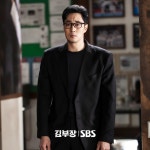So Ji Sub Turns To His Friend Choi Dae Hoon For Help Finding His Daughter In Agent Kim Reactivated | Soompi
