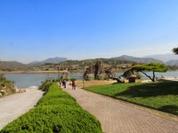 오늘의유머 - 충북 단양의 단양팔경 중 1경과 2경, 도담 삼봉과 석문 충북 단양의 단양팔경 중 1경과 2경, 도담 삼봉과 석문  