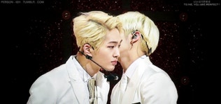 [Event] Everyone wants a piece of Onew - Celebrity Photos - OneHallyu Everyone wants a piece of Onew - Celebrity Photos