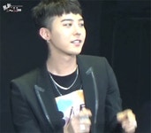 더쿠 - 최근 지드래곤 짧은 헤어스타일.jpgif