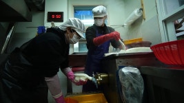 오늘의 TV | 온에어 | 전 국민의 평생학교 EBS 세상을 비집고 - 해외원정대 [버스킹이 뭐길래]