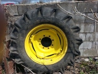 존디어 트랙터 6610 (115마력) 앞 바퀴 휠  2014-09-15 : 아그리즈 중고농기계 부품