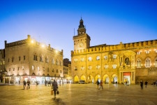 볼로냐 관광지 (2026년 업데이트) | Trip.com 추천