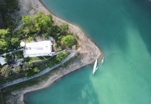 Qiandaohu Shi de shui Shi Jian Guesthouse(千岛湖拾得·水石间民宿) 후기, 가격 2024 춘안 호텔 추천 | 트립닷컴