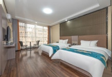 세븐 플러스 원 비즈니스 호텔(七加壹商务酒店) 후기 및 특가 예약 - 두윈 호텔 추천 | 트립닷컴