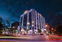 Luxury6 Hotel 후기, 예약 및 특가 확인 - 뭉카이 호텔 추천 | 트립닷컴