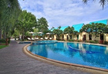 더 그린 비치 리조트 후기 및 특가 예약 - Sam Roi Yot 호텔 추천 | 트립닷컴