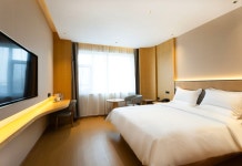 위수이완 호텔（구윈전 중학교）(御水湾大酒店（古云镇中学店）) 후기, 가격 2025 선현 호텔 추천 | 트립닷컴