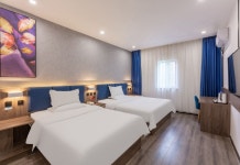 7 Premium (Donggang Road Dashimen)(7天优品酒店(石家庄东岗路大石门店)) 후기, 가격 2025 스자좡 호텔 추천 | 트립닷컴