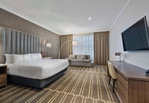 더 서튼 플레이스 호텔 토론토 후기 및 특가 예약, 토론토 2026 | 트립닷컴