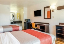 모텔 6 새라랜드 후기 및 특가 예약 - 사라랜드 호텔 추천 | 트립닷컴