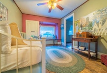 더 메이즈 쿼터 베드 & 브렉퍼스트 후기, 예약 및 특가 확인 - 포츠빌 호텔 추천 | 트립닷컴