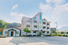 무지개펜션모텔 후기 및 특가 예약 - 무주군 호텔 추천 | 트립닷컴