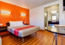 모텔 6 리버사이드 사우스 후기 및 특가 예약 - 리버사이드 호텔 추천 | 트립닷컴