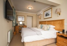 더 베이 호스 인 후기 및 특가 예약 - 골즈버로우 호텔 추천 | 트립닷컴