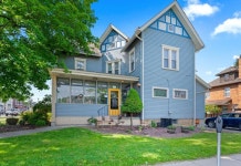 Urban Nest. Luxe Loft Downtown Butler. Walk to dining and Shopping. 후기 및 특가 예약 - 버틀러 호텔 추천 | 트립닷컴