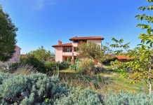 아파트먼트 1945 후기 및 특가 예약 - 발 호텔 추천 | 트립닷컴