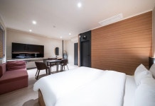 글로리 호텔(넘버 25 호텔) 후기 및 특가 예약 - 천안 호텔 추천 | 트립닷컴