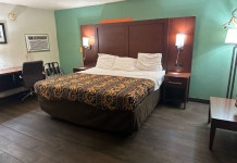 힐크레스트 모텔 바이 OYO 오로라 인, 로렌스버그 근처 후기, 예약 및 특가 확인 - Dearborn County 호텔 추천 | 트립닷컴