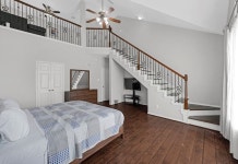 Luxury Dream Home with Pool and Surround Sound System. Close to Splash pad, etc. 후기, 예약 및 특가 확인 - 몽고메리 카운티 호텔... 